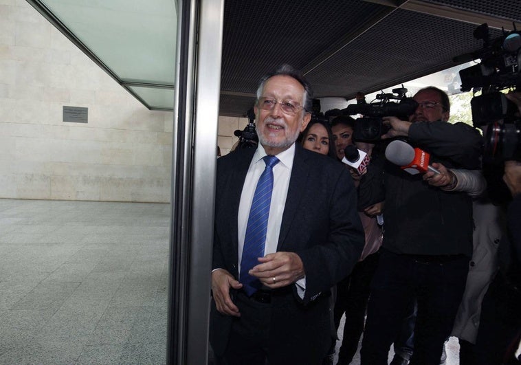 La familia Grau estalla contra el juez de Azud: «Llevan cuatro años usando nuestros coches. Veremos cómo los devuelven»